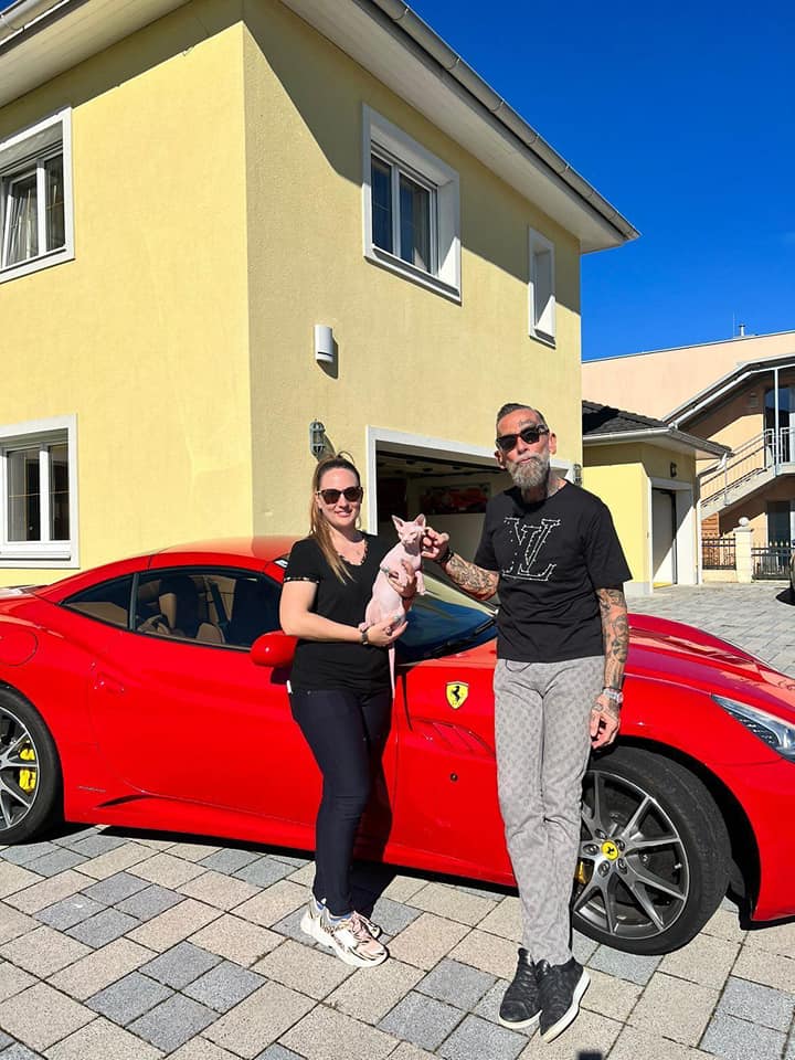 Mr. King meets Mr. Crazy Cheese vor Ferrari